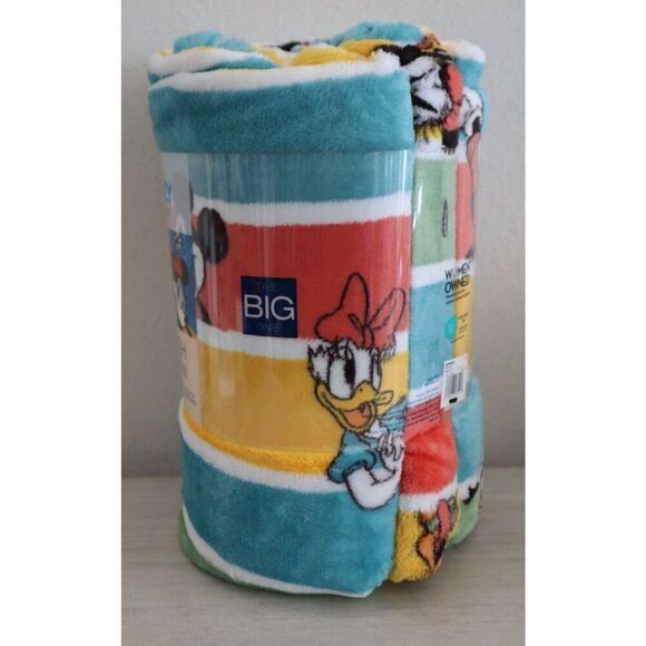 The Big One - Disney Mickey & Friends Super Soft Oversized Plush Throw 5ft x 6ft - Picture 4 of 6